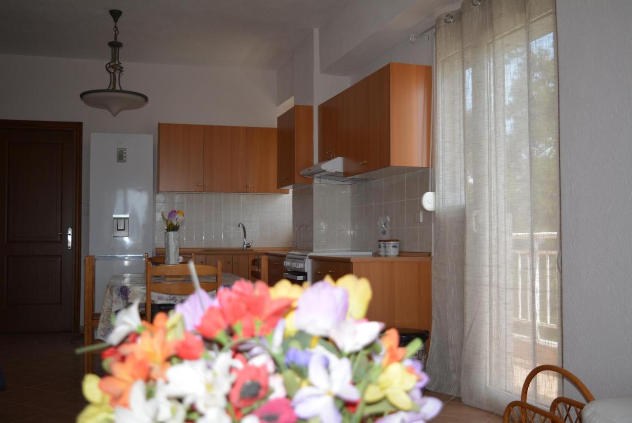 Panos Apartments ゲラキニ エクステリア 写真