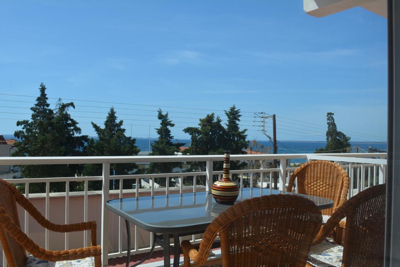 Panos Apartments ゲラキニ エクステリア 写真