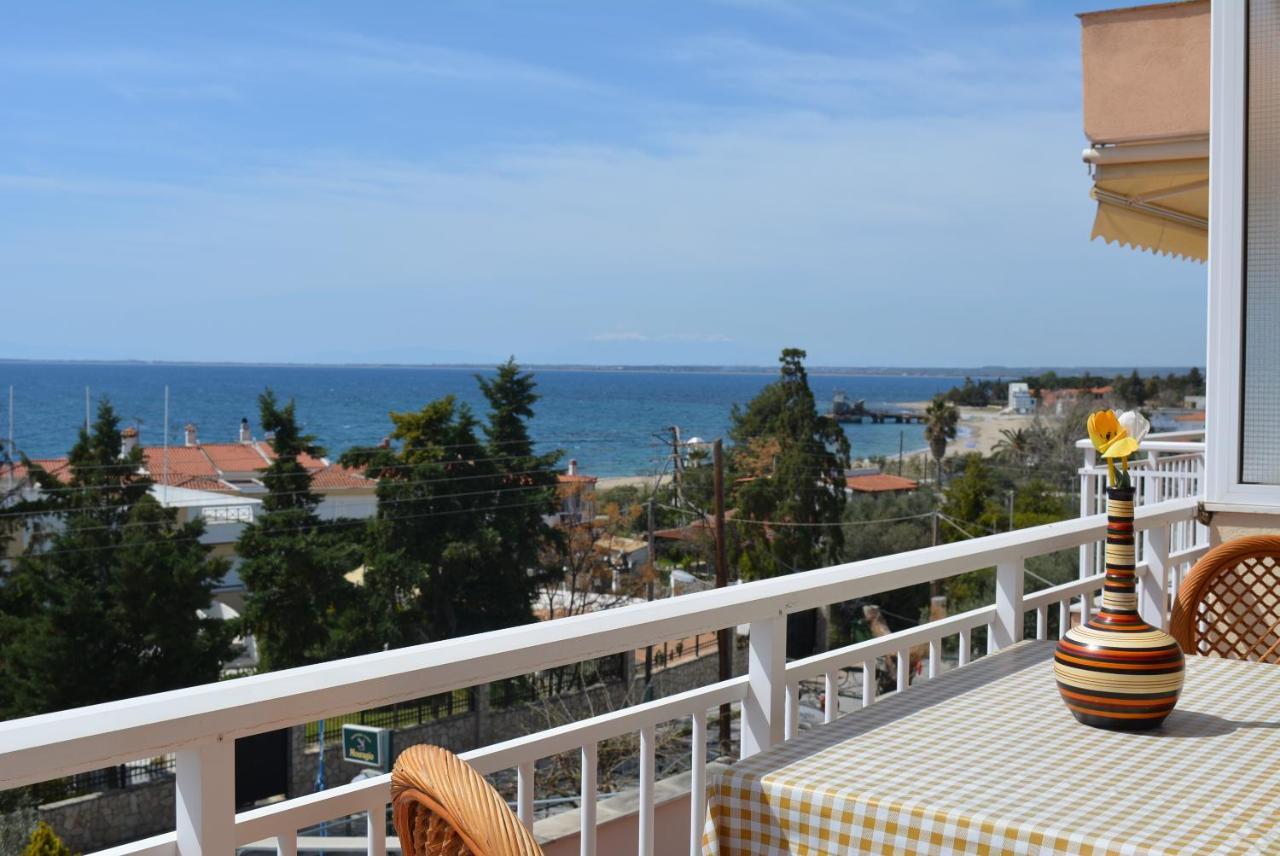 Panos Apartments ゲラキニ エクステリア 写真